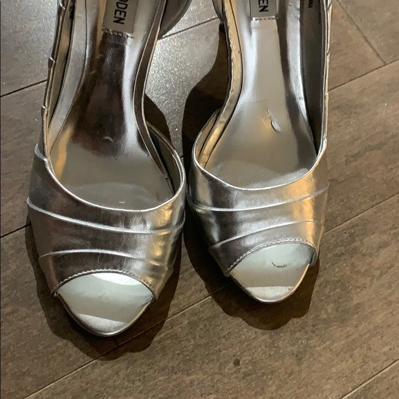 Silver Steve Madden heels - Picture 3 of 3